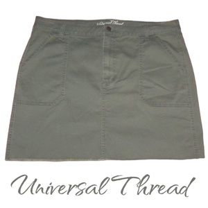 Universal Thread Green Raw Hem Stretch Skirt - Size 16